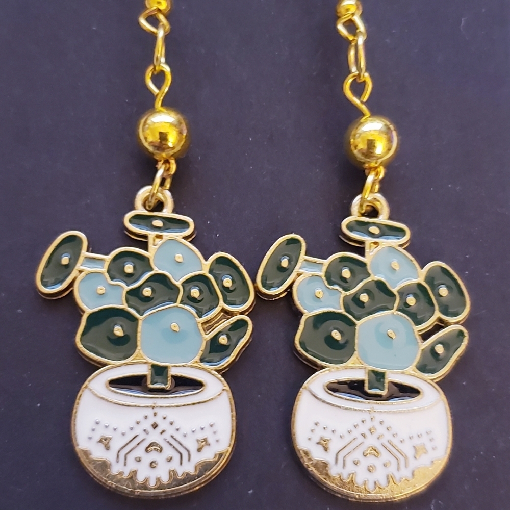 Handmade Gold Green Beaded Boho Succulent Plant Dangle Earrings